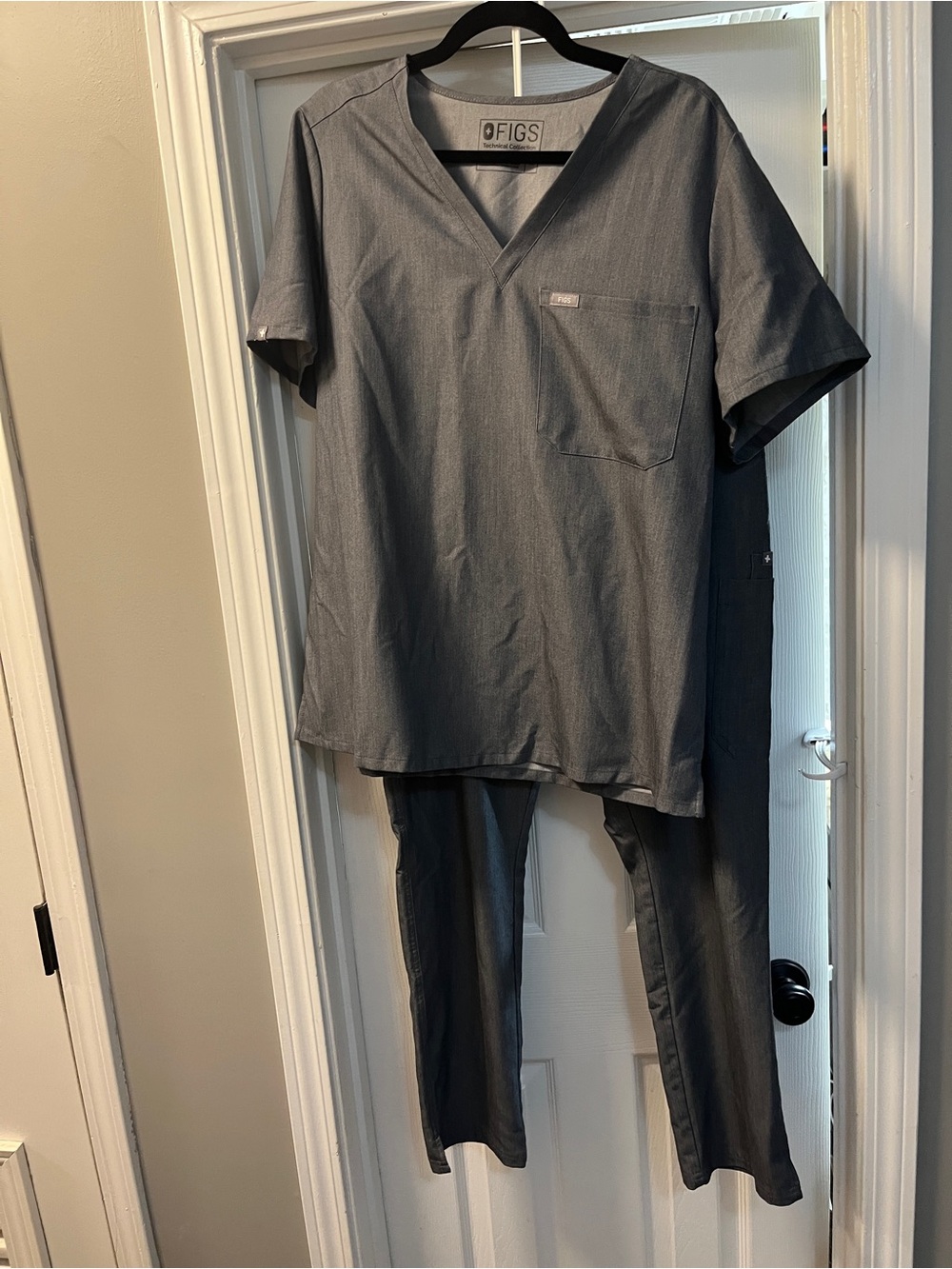 FIGS V-Neck Scrub Top and Pants — Graphite